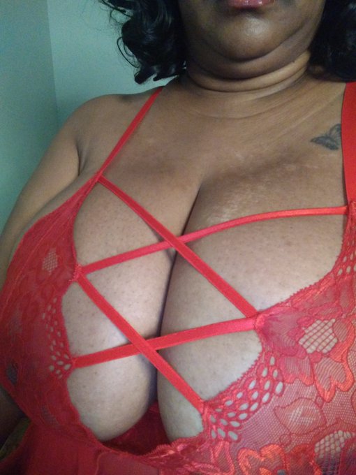 Good morning lovelies. Happy Friday. Come get a private show. Live now on Streamate. Check allmylinks<a href="/tag/newprofilepic"class="tags"><span>#newprofilepic</span></a>
