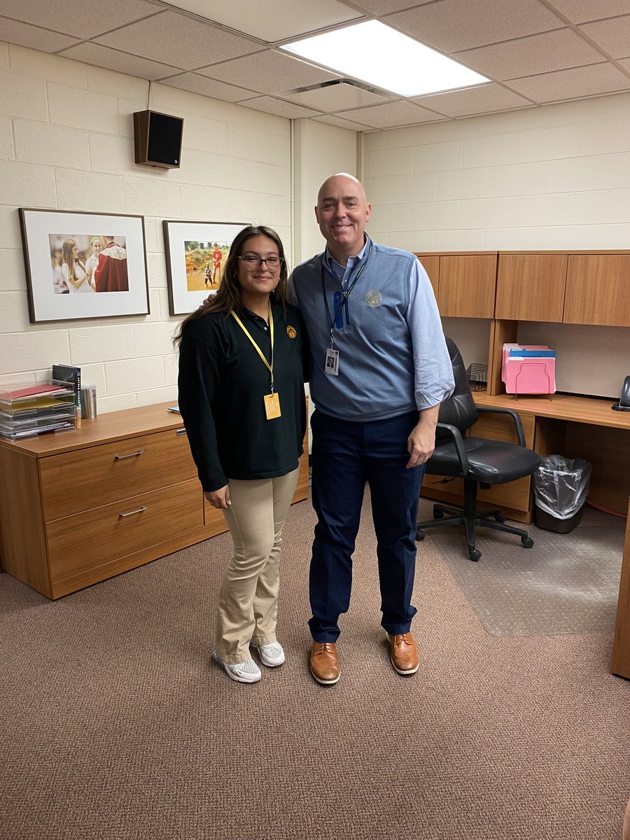 The recipient of this week's #ParkLikeAPrincipal is Mercedes Delgado '23 for her game-winning home run on Wednesday! I am so glad I was able to witness that moment and celebrate with you and <a href="/_LoyolaSoftball/">Loyola Academy Softball</a>. Gotta love a walk-off! #goramblers