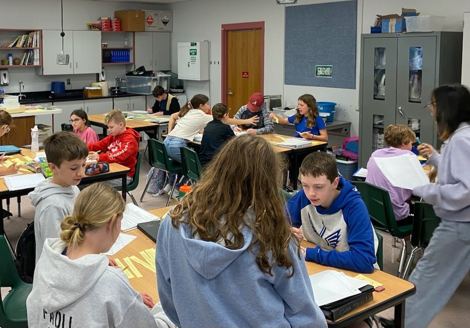 RockwoodSupt's tweet photo. Happy Friday! Stopped in at LaSalle Springs Middle and found 6th graders working on pedigree this morning! #SafeFocusedFun https://t.co/y9vBc094CV