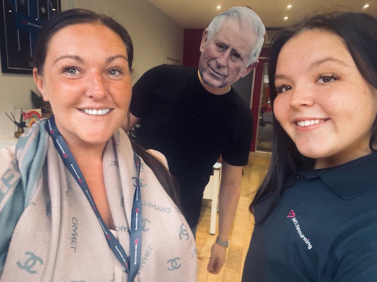 MCL_Resourcing's tweet image. Prince Charles popped into MCL Resourcing today before the big day tomorrow 😁

Here at MCL, we hope you have a fabulous bank holiday weekend!

Our office will be closed Monday; see you all Tuesday 😆