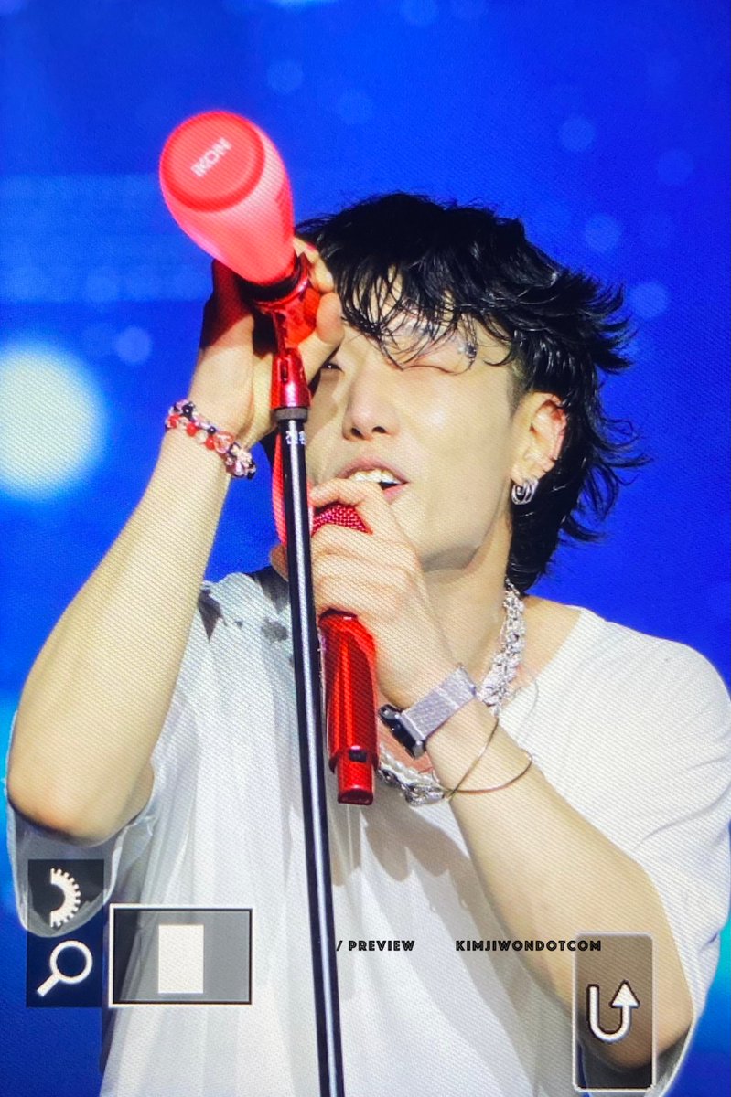 19951221_com's tweet image. 230505 TAKE OFF in seoul
콘봉으로 망원경만들어서 코닉이들 보던 김천재✨🤓
#BOBBY #バビ #바비