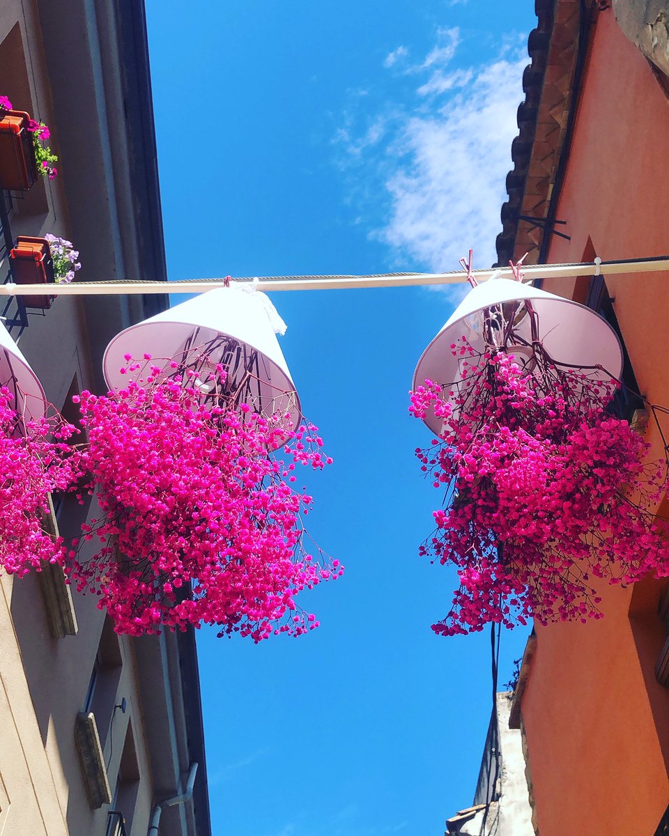buticelra's tweet photo. Comença la festa! Desitjo que sigui una festa divertida, familiar, lliure d'agressions de qualsevol mena, on es pugui gaudir de totes les activitats que les associacions del poble han organitzat amb molt d'entusiasme. Així doncs: VISCA LA FESTA MAJOR DE CELRÀ. https://t.co/nQ3rjw05Rc