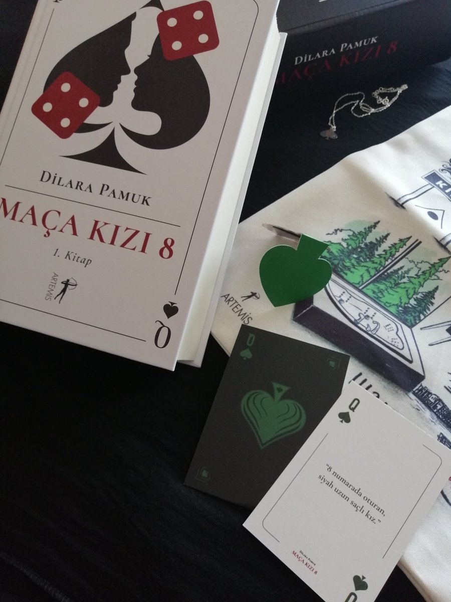 _fatworld's tweet photo. "Maça kızı hep sana gelir, değil mi?" 

"Nazlanır kesin... Çatlatana kadar bekletir! Ama evet, gelir. Mutlaka."

#MaçaKızı8 https://t.co/C9hlLukyE7