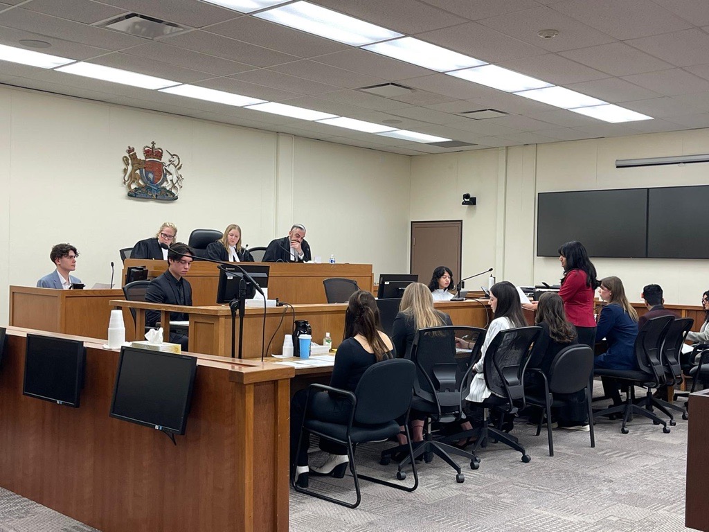 Round 1 of the Halton High School Mock Trial Champs <a href="/BishopReding/">Bishop Reding</a>  <a href="/CtKHH/">Christ The King SS</a> ! 

<a href="/OBAlawyers/">Ontario Bar Association</a> <a href="/OJEN_ROEJ/">OJEN / ROEJ</a> 

#OOCMT