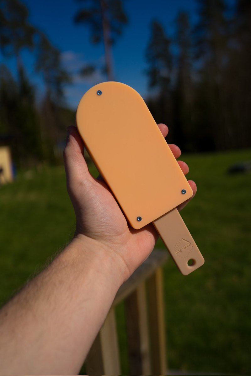 TechFurYou's tweet photo. Misprint AUCTION! 🍦

This orange fan came out with a pigment defect, it's a lil stain which can't be seen when the fan is in the head. I decided to auction this out instead of asking for full price (which is now $75)

I ship worldwide ❤️ (Not included)

Ends in 24 hours 😊 https://t.co/b8N4dcU6Wn