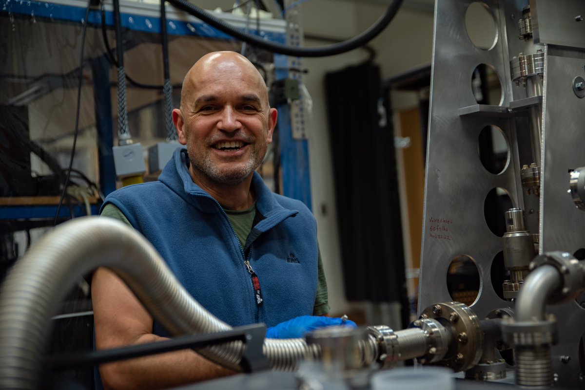 NIST's tweet photo. 📸 Look at NIST through our lens.

Our NIST-F4 atomic fountain clock is under construction. Researcher Vladislav Gerginov reassembles the pump system that evacuates the vacuum chamber where cesium atoms are laser-cooled.

#PhotoMonth https://t.co/L41EEkgiTD