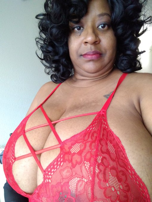 You don't have to wait to see me LIVE. Come join my Onlyfans. https://t.co/TbMOthgu7O https://t.co/s