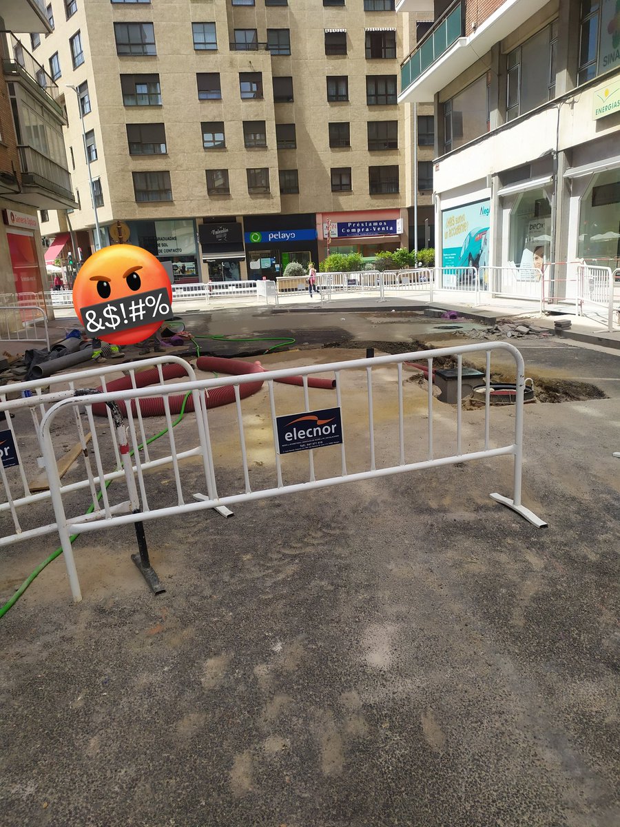 STG9's tweet photo. 3ª vez en 2 años que levantan esta calle, ruidos, polvo y largas vueltas para entrar en tu garaje en dirección prohibida provocando discusiones entre vecinos
Esta es la @palencia que quiere y que nos deja @msimon_cs @CsPalenciaCiud, colocado por el @PPdePalencia de @apolancoreb https://t.co/3Q2wJ2exEL