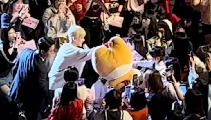 lovelyninidoh's tweet photo. 진짜 백현이 덕분에 최고의 
어린이날 선물이 됐어... 고마워
이제 백현이 솔콘이닷ㅋㅋㅋ
패밀리석 좀 살려주면 안되겠니 
ㅜㅜ 백현이 인기 너무 많아서
힘들다~~그래도 열심히 손가락
스피드 올려볼게..생일 축하해
성덕 된 내 딸 부럽다 😍 https://t.co/LC9ziNDUKI