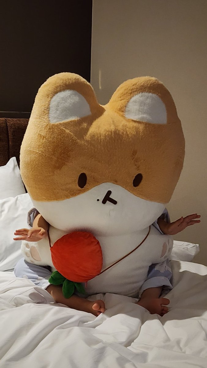 lovelyninidoh's tweet photo. 진짜 백현이 덕분에 최고의 
어린이날 선물이 됐어... 고마워
이제 백현이 솔콘이닷ㅋㅋㅋ
패밀리석 좀 살려주면 안되겠니 
ㅜㅜ 백현이 인기 너무 많아서
힘들다~~그래도 열심히 손가락
스피드 올려볼게..생일 축하해
성덕 된 내 딸 부럽다 😍 https://t.co/LC9ziNDUKI