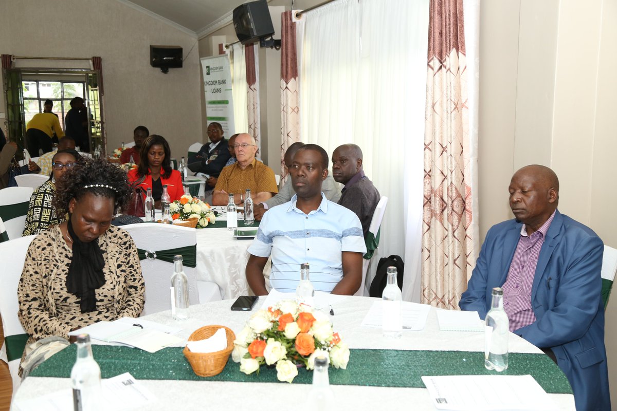KingdomBankKE's tweet photo. Kingdom Bank Utawala Branch hosted its business customers for an #MSMEClinic as part of the Bank’s continued efforts to train and build capacity for local entrepreneurs. They were trained on business planning, marketing, and risk management among other skills  #KBGrowthHub https://t.co/HOaQOwnE3U