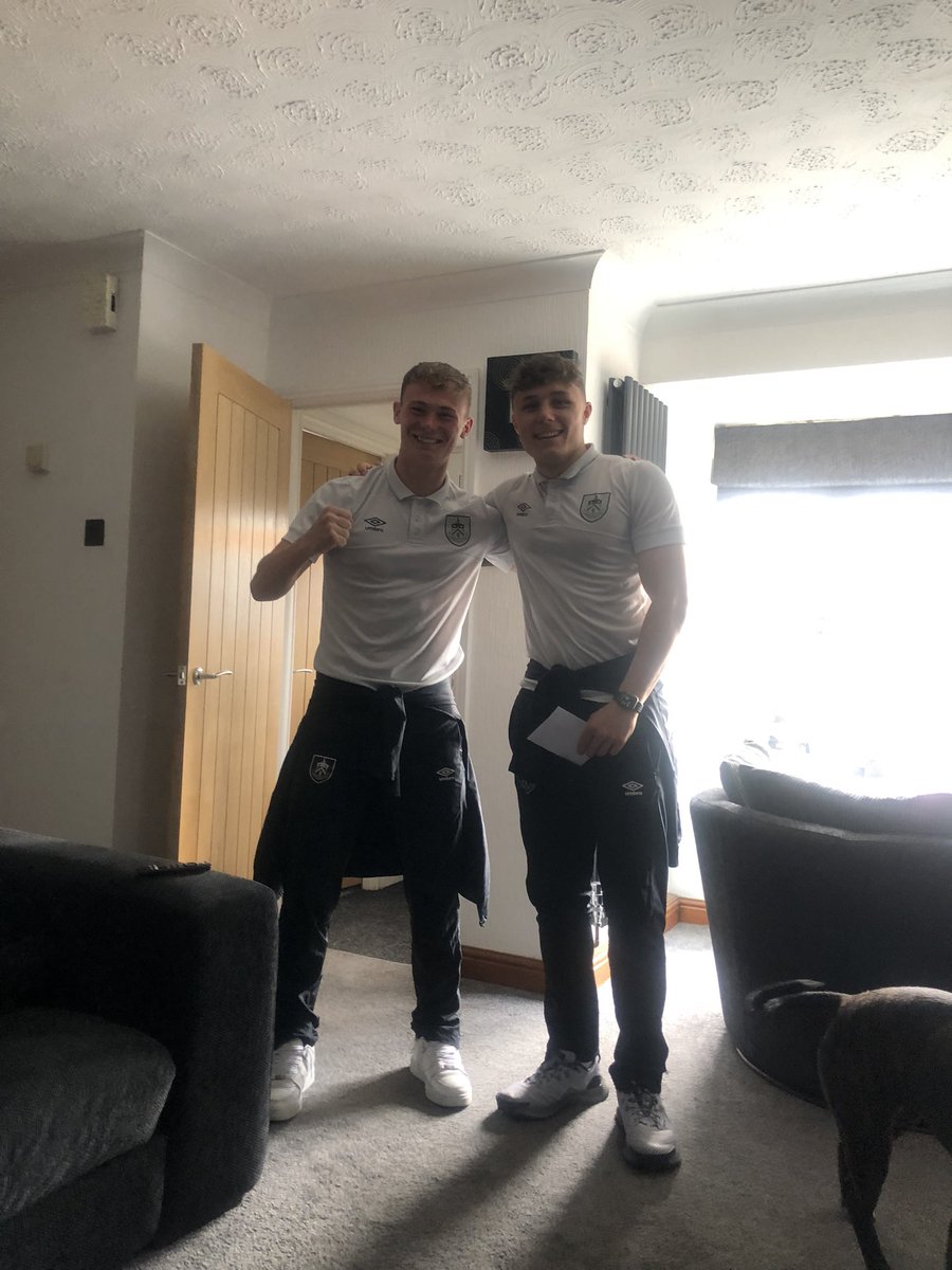 graceybfc's tweet photo. Who just beat the bastards 3-0 …Hugill and Dano UTC @BurnleyOfficial @ClaretsAcademy #twitterclarets https://t.co/iggkSAD7ku