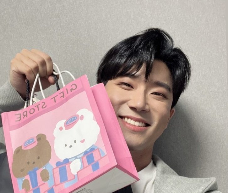여름 tweet media