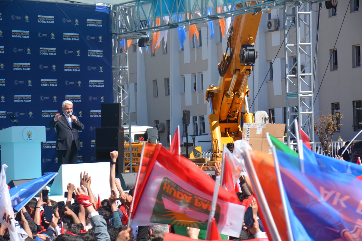 AK_PartiVan's tweet photo. Genel Başkanımız ve Cumhurbaşkanımız Sayın
@RTErdogan'ın Van Mitingi büyük bir katılım ve coşkuyla gerçekleştirildi. 
#TürkiyeYüzyılı #DogrusuAkParti
@erkankandemir  @zyapicioglu @emreguray65 https://t.co/gIdZFpJGNd
