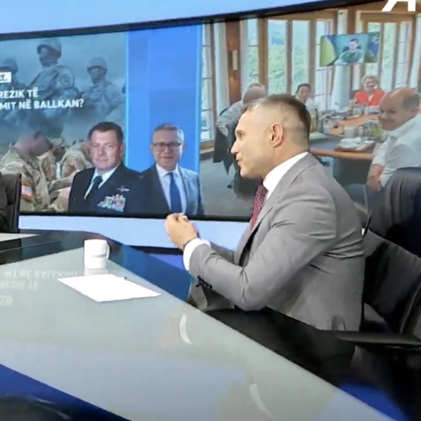 BurimRamadaniKS's tweet photo. #Serbia will try to #escalate the #security situation in #northern #municipalities of #Kosovo in coming few weeks aiming #territorial #autonomy. #Serbia is led by #ProRussians #Vucic, #Vulin, #Gasic, #Dacic.
#NATO should be sending clear messages twrds #Belgrade https://t.co/En9HlUVfaY