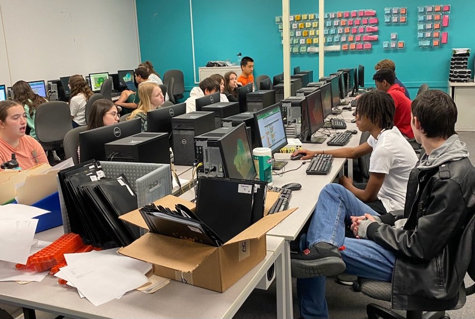 RockwoodSupt's tweet photo. Also discovered LSMS students learning a bit about artificial intelligence. #SafeFocusedFun https://t.co/b5vpRmTUS6