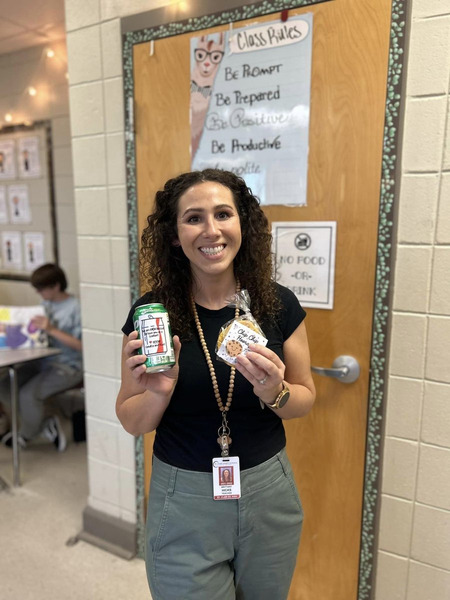ScchsSaints's tweet photo. Chip, Chip, Hooray! We appreciate you everyday!
Thank you to Nicholas Bosque (and family) and Jacob DeGrado (and family) for loving on our teachers today! https://t.co/BjC2JVBuiU