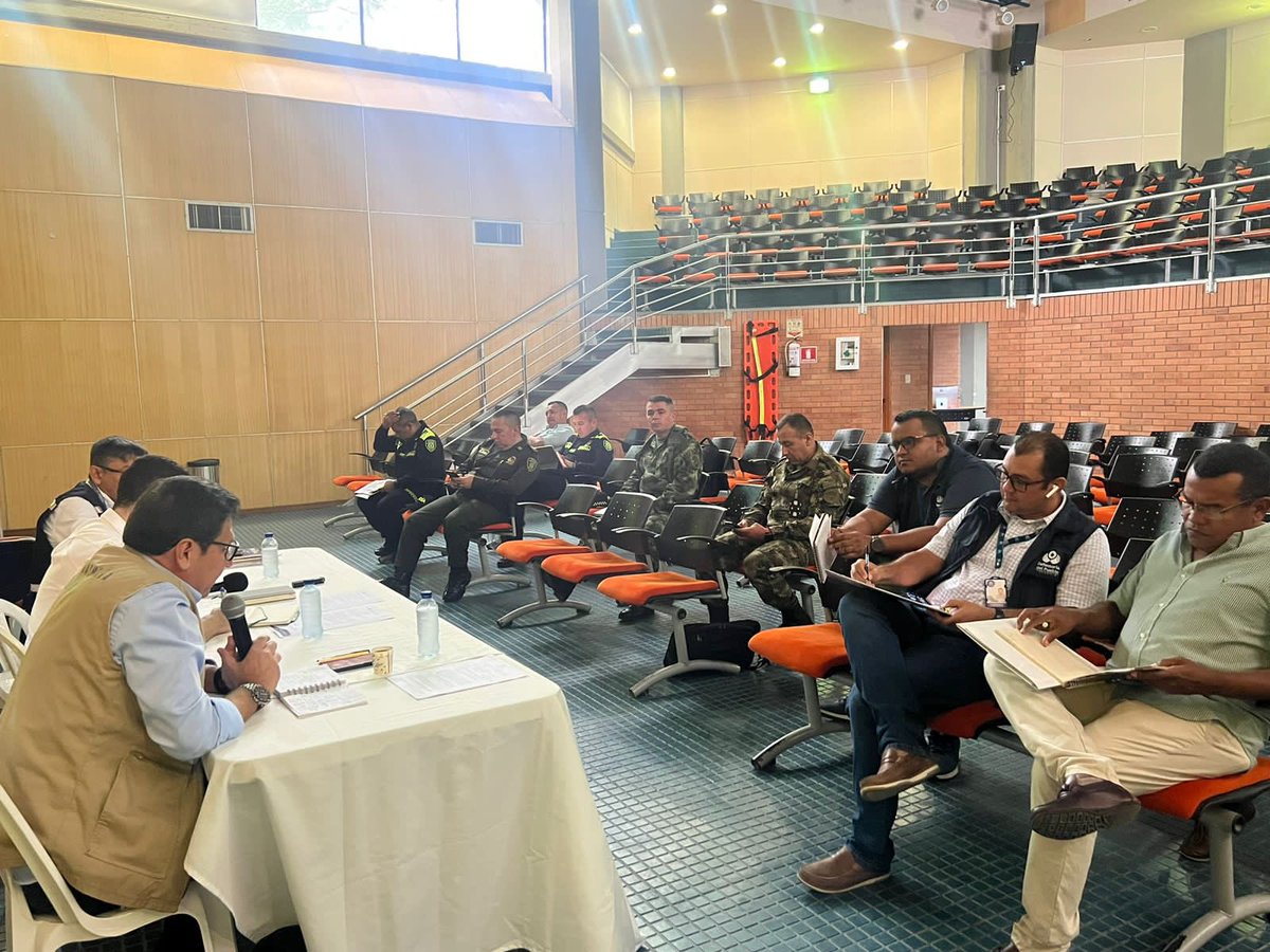 Registraduria's tweet photo. Delegación Departamental de Sucre, organismos de control y fuerza pública asistieron al Cuarto Comité de Seguimiento Electoral socializando la inscripción de ciudadanos, la logística y las garantías de orden público para las #EleccionesTerritoriales2023.🇨🇴 https://t.co/lCHF34zcoL