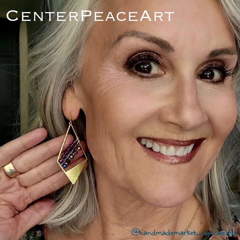 FlyMoon57's tweet image. Stephanie @centerpeaceart makes one-of-a-kind jewelry with meaningful gemstones and glass that she says possess positive healing properties.

Head over to @handmademarket_usa.canada to learn more about Stephanie and her business!

🇺🇸🇨🇦 🇺🇸🇨🇦 🇺🇸🇨🇦 🇺🇸🇨🇦 
If… instagr.am/p/Cr3SnE6MtMi/