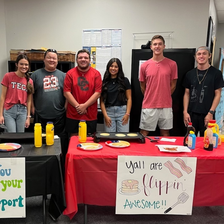 colorado_isd's tweet photo. NHS Officers thanked our CHS Staff and provided pancakes and bacon for breakfast this morning! π₯π₯πΊ
#OurStaffAreFlippinAwesome
#NHSOfficers
Pictured are Katie Munoz, Jason Hale, Clayton Shields, Evyn Alvarez, Jordan Raschke, and Karson Bazany. https://t.co/2FqX2UQEGN