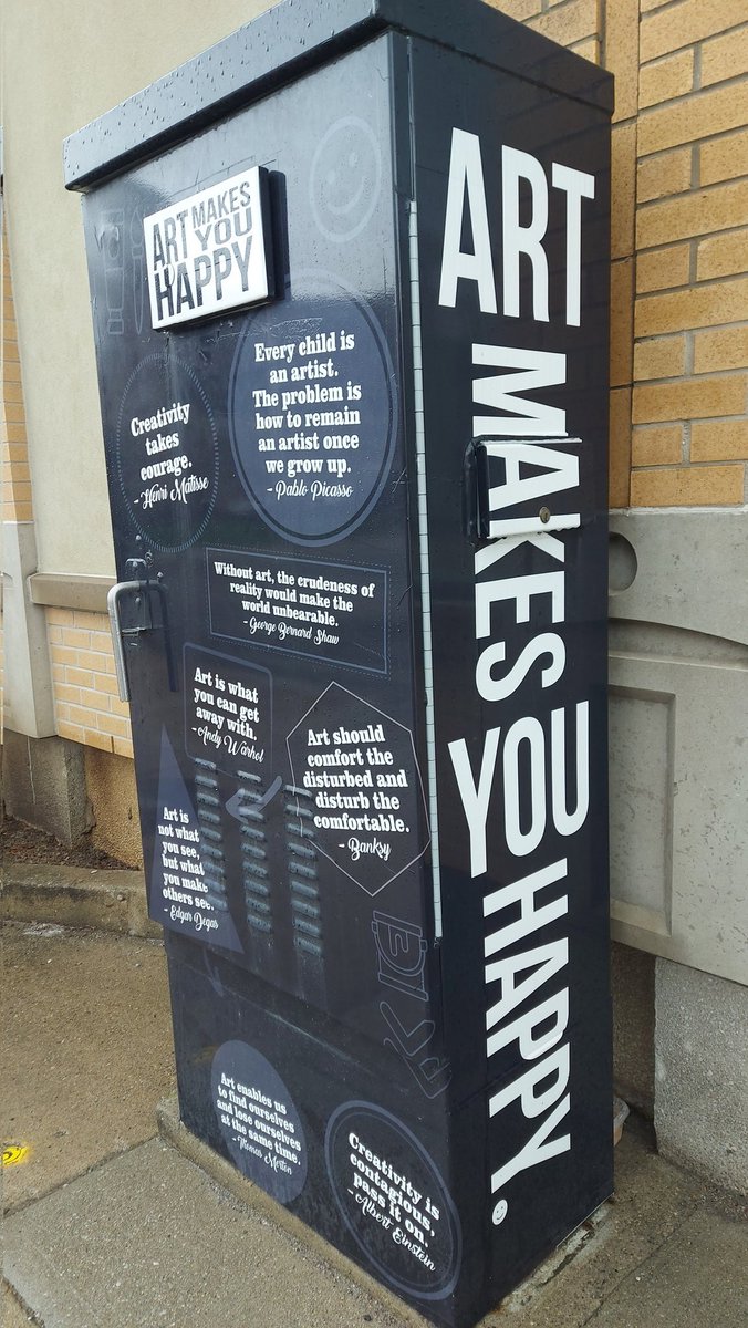 There r many ways to help support our #mentalhealth. Art, for me, comes with a ❤️ /less ❤️ reality. I ❤️ to consume all types of but my perfectionist mind makes it close to impossible to actively participate within it. That is why I was drawn to this piece.
#MentalHealthWeek