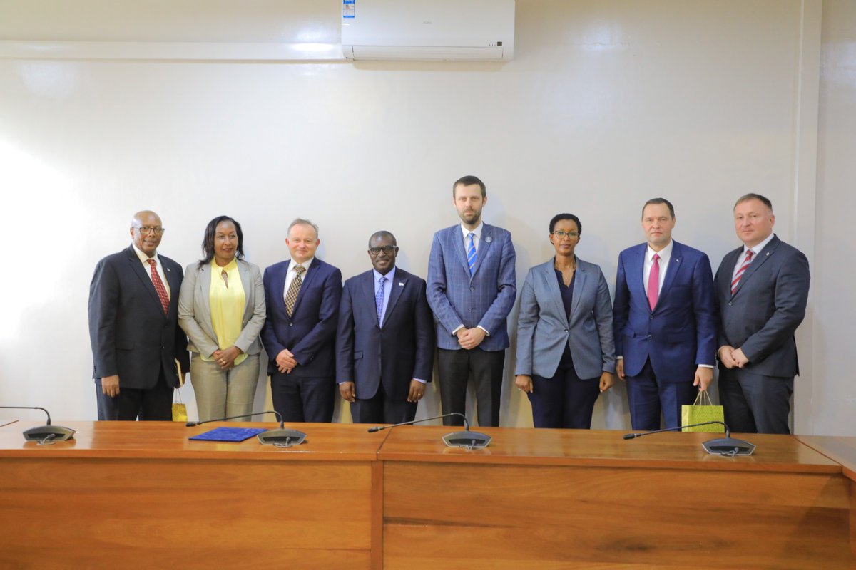 RwandaParliamnt's tweet photo. Members of the Chamber of Deputies Foreign Affairs, Cooperation and Security Ctee have interacted with a delegation of Members of the Parliament in the Chamber of Deputies of Czech Republic, on ways to boost parliamentary partnerships and bilateral relations among others. https://t.co/AfF3XZBiU0
