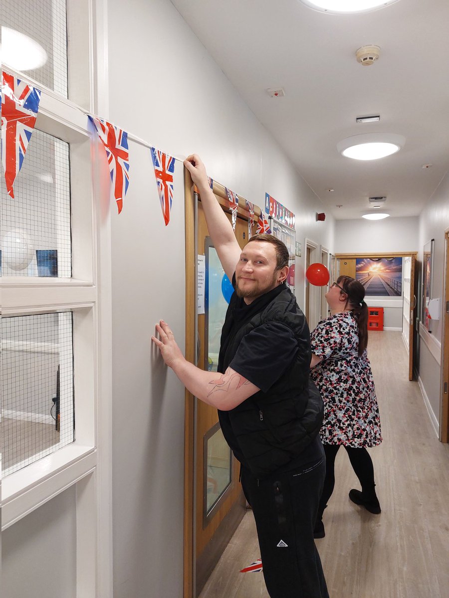 RehabCombined's tweet photo. Service users and staff getting #CoronationWeekend ready here at @SummersView #redwhiteandblue #KingCharlesIIICoronation https://t.co/Gn8hPQpmNK