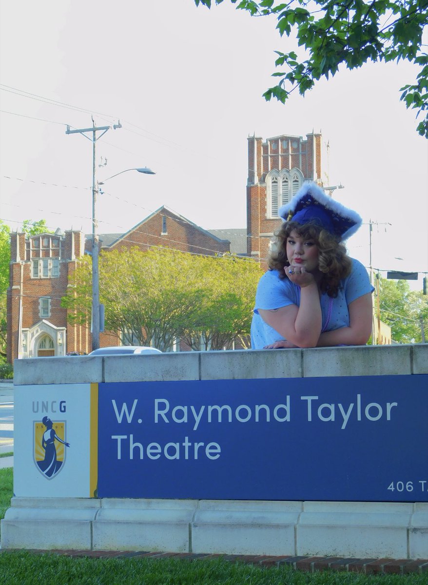 techguybeneck's tweet image. So Proud of Emma Beneck and the woman that she has become! You Rock Buddy! Love you! 🎓💕#UNCGGrad
