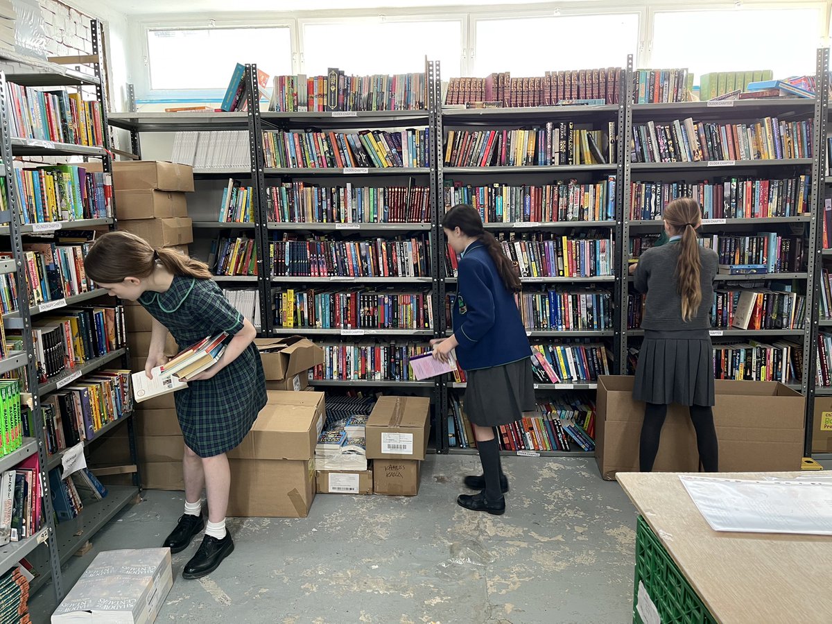 RPPS_Library's tweet image. My amazing @RPPS_Year6 @RPPS_Library prefects wowed @lonbookproject with their book knowledge &amp;amp; sorting skills for #TheBigHelpOut &amp;amp; @RPPSlondon’s volunteering week. 

Thank you Liberty for leading us. We hope to come back! You do the most amazing work! #KidsNeedBooks #BookLove