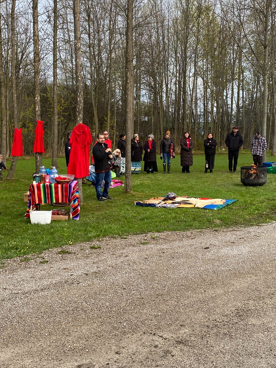 OPP_CR's tweet photo. #OrilliaOPP along with our friends from #RamaPS and members of the #RamaFirstNation and surrounding communities took part in a sunrise ceremony in honour of our Missing and Murdered Women, Girls and Two-Spirited people! Thank you #RamaFirstNation for sharing this experience! dt^ https://t.co/lJ0w3n90IC