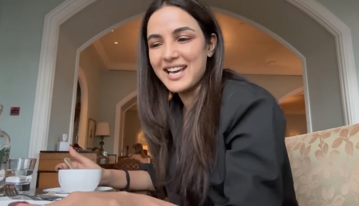 Her vlogging is like a therapy!!😍❤️
#Jasminbhasin #Jasminians