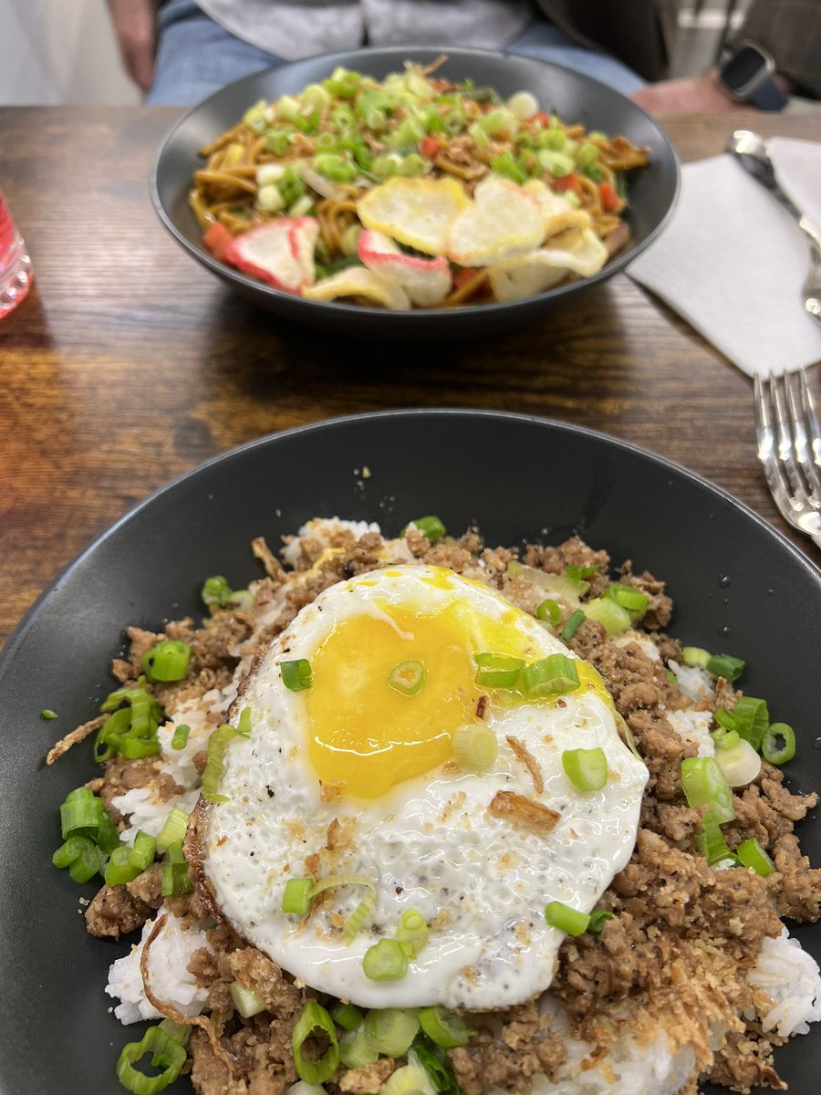 Earlier this week - Indonesian lunch at <a href="/HamOntMarket/">Hamilton Farmers’ Market</a> with Ancaster Cllr. @CraigCassar 

I’d you’re downtown and looking for some pretty cool food options (and meats, cheese, produce and more) drop by!