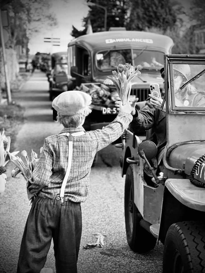 1001ideeen's tweet photo. Mooie & bijzondere #Bevrijdingsdag in #ankeveen #vrijheid https://t.co/UtwosF7AaE