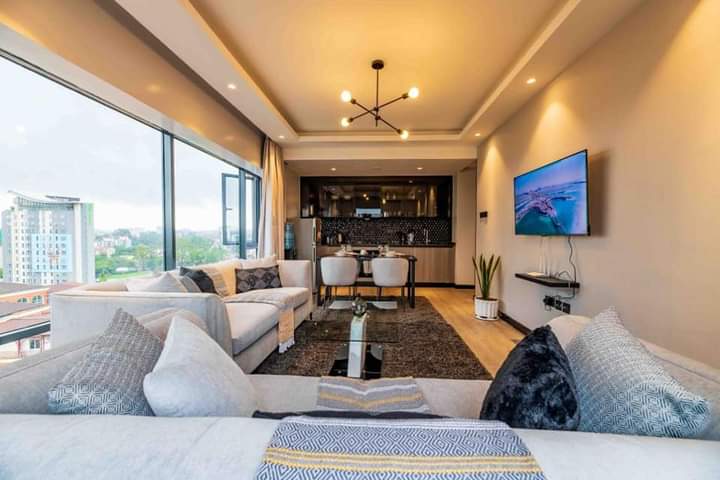 FrankBirachi's tweet photo. Full Furnished 2 Bedroom newly built apartments in Westlands to let.
Call/Text/Whatsapp 0729177333
 Rent: Kshs.250,000/= monthly and 12,000/= per day
AMENITIES: -
Rooftop pool
Sky lounge
Borehole water supply 
Backup generator
High speed lifts
#airbnb https://t.co/HJr4r4W0T9