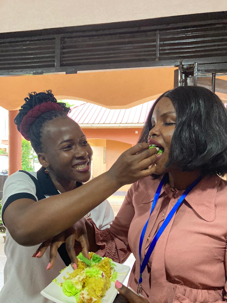 markmbuga2's tweet image. I didn't realize I make such nice cakes @royalcakes 
Dm 0757598614 to order