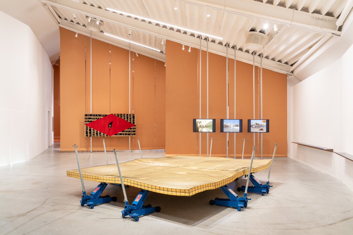 Vi presentiamo Eccentrica. Le collezioni del Centro Pecci: un percorso spiazzante, aperto al pubblico a partire dal 6 maggio 2023. 

Firma il progetto del display lo studio <a href="/formafantasma/">formafantasma</a>. 

#centropecci #eccentrica #laprimavolta