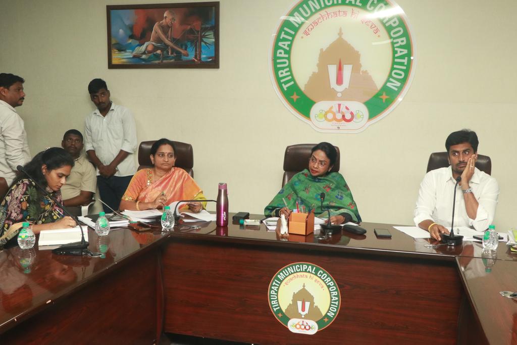 MCTTirupati's tweet photo. Commissioner Mrs D.Haritha IAS, Deputy Mayor Abhinay Reddy conducting a review meeting on Development of Mater plan Roads with Town Planning staff.
#Tirupati #Mct #Townplan https://t.co/i8LshNqZqd
