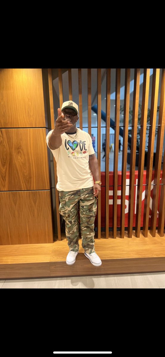 189Taeboy's tweet photo. That highschool popularity been died. The lames got the Game in a chokehold https://t.co/qkfohvZH0s