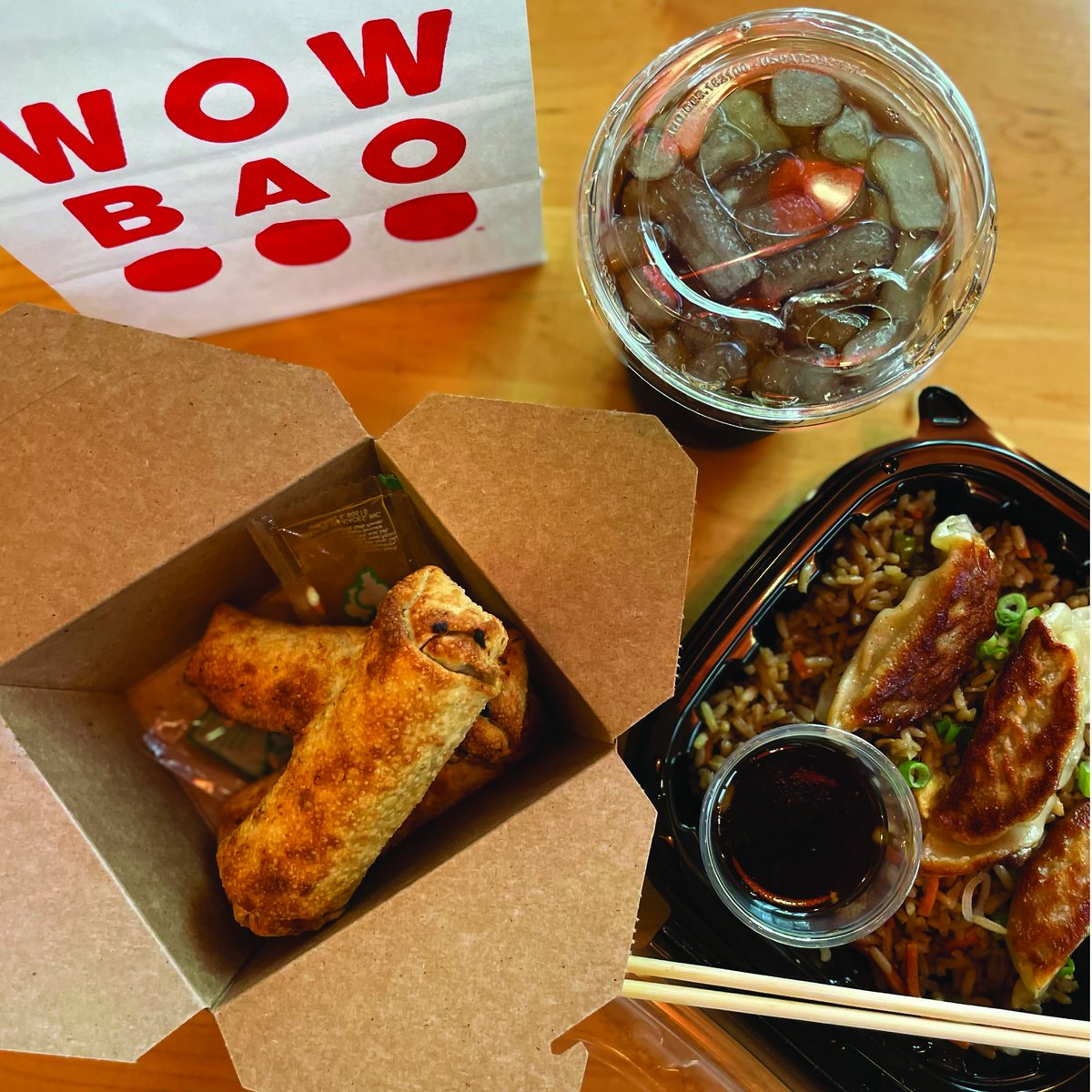 WowBao's tweet image. Your third @ owes you Wow Bao for lunch. 🥟🍚🥢
.
.
#wowbao #hotasianbuns #baobuns #chicago #chicagoil #delivery #lunch #foodie #eeeeats #foodiesofinstagram #asianfastcasual #yum #yummy #potstickers #eggrolls #fridaylunch #happyfriday