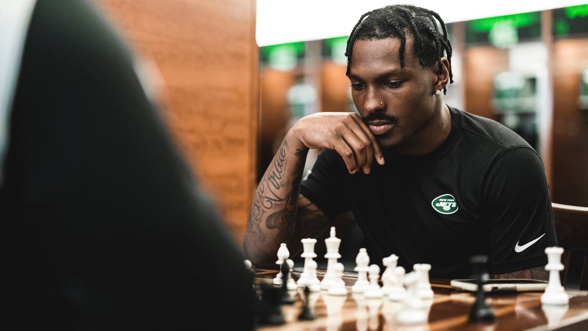 Gotta work the mind and the body.

♟ <a href="/WSchweitzer71/">Weston Schweitzer</a> vs. <a href="/MecoleHardman4/">Mecole Hardman Jr.</a> ♟