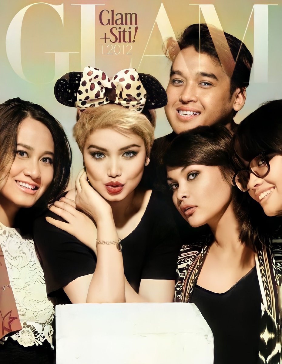 IniAlalalannn's tweet image. Ada yang reply marah ingat ni gambar edit 😂 Nope. Ni gambar photoshoot untuk cover majalah Glam dulu lahh