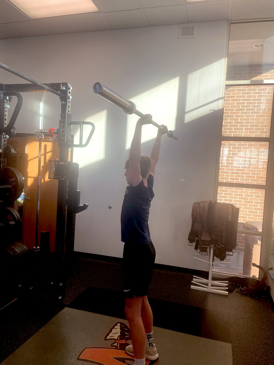 MinookaStrength's tweet photo. 🚨Youth Strength Camp Day #6🚨
Lesson of the Day: INTENT when moving the bar⚡️
✅Athletic Position
✅Sprint Mechanics
✅Bench Press Technique/Spotting Review
✅Horizontal Pulls (landmine)
✅Intro to Push Press (landmine and barbell)
@Minooka_Indians #MovementFirst https://t.co/Z4laqhc0H7