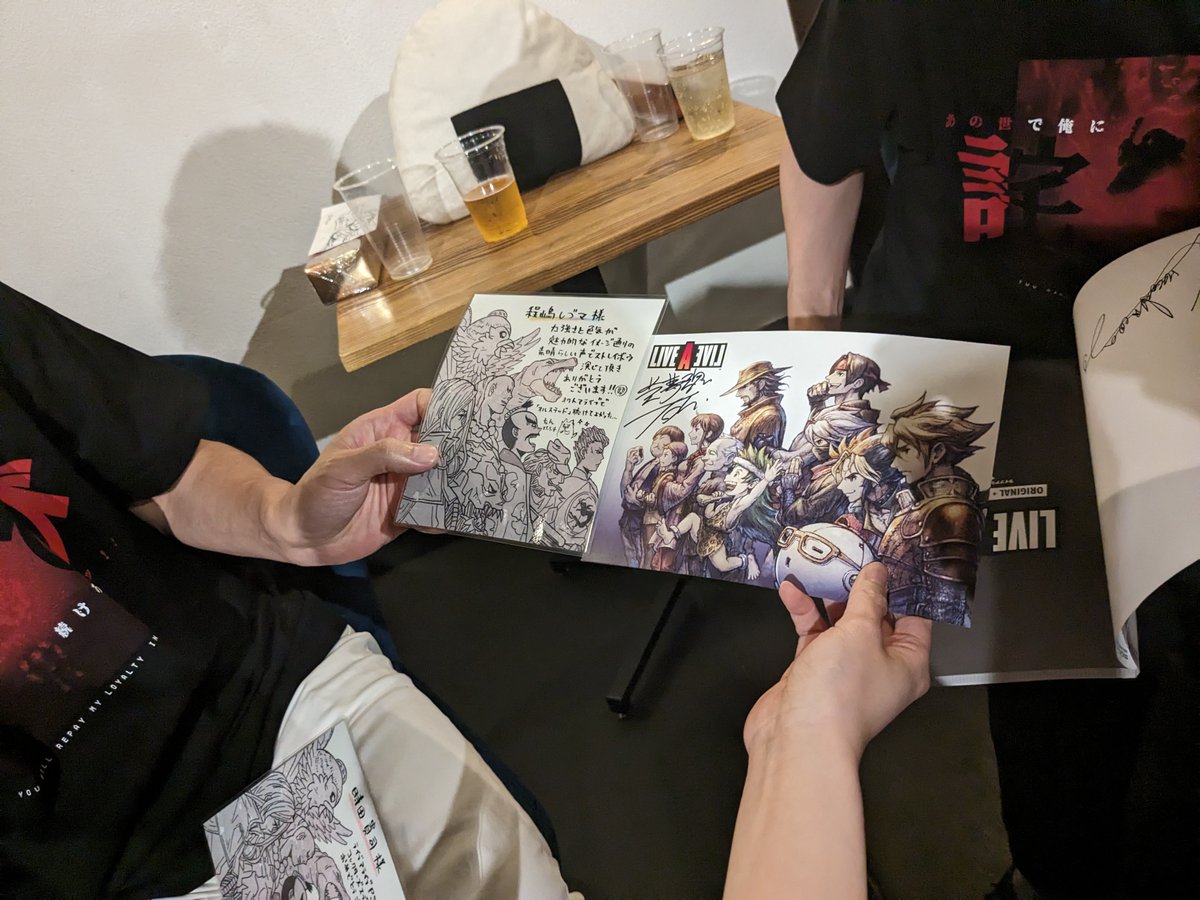 RT 詫び続けろーーーー!!!PS4.5、steam版・コンプリートエディションⅡ発売記念メッセージカードお渡しできてよかった!当日は面白すぎるトークで墓場が満員だったりまさかのサイン頂けたり最高でした!!ありがとうございましたーーー!!!
#ライブアライブ
#詫びとき 