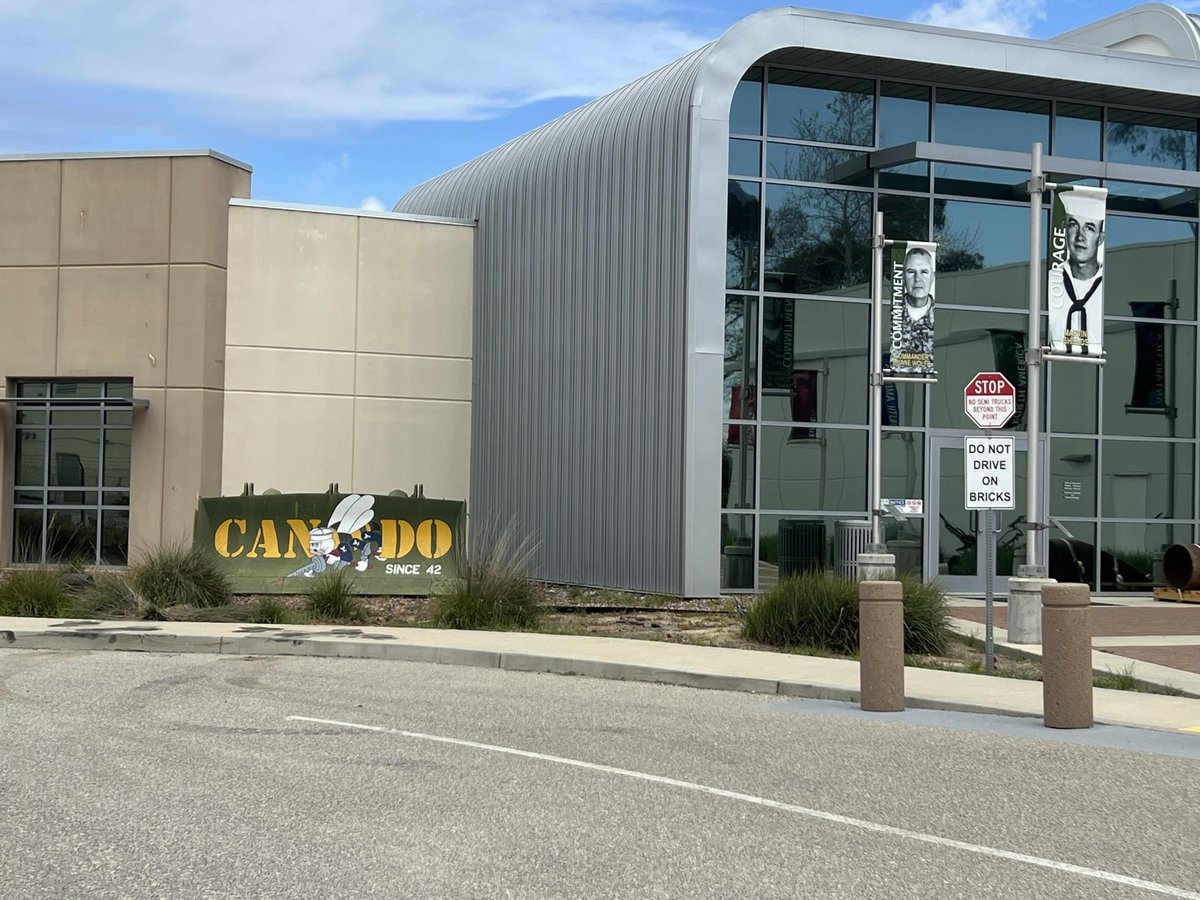 SeabeeMuseum's tweet photo. Check out the dozer blade donated by Amphibious Construction Battalion 2 (PHICB 2). And special thanks to Master Chief Dave Crowell and his super team from NCG-1 for helping us place this beauty near the museum entrance.
#ACB2 #Seabees #CanDo #usnavy #usnsm #decommissioned https://t.co/eArBANZOpN