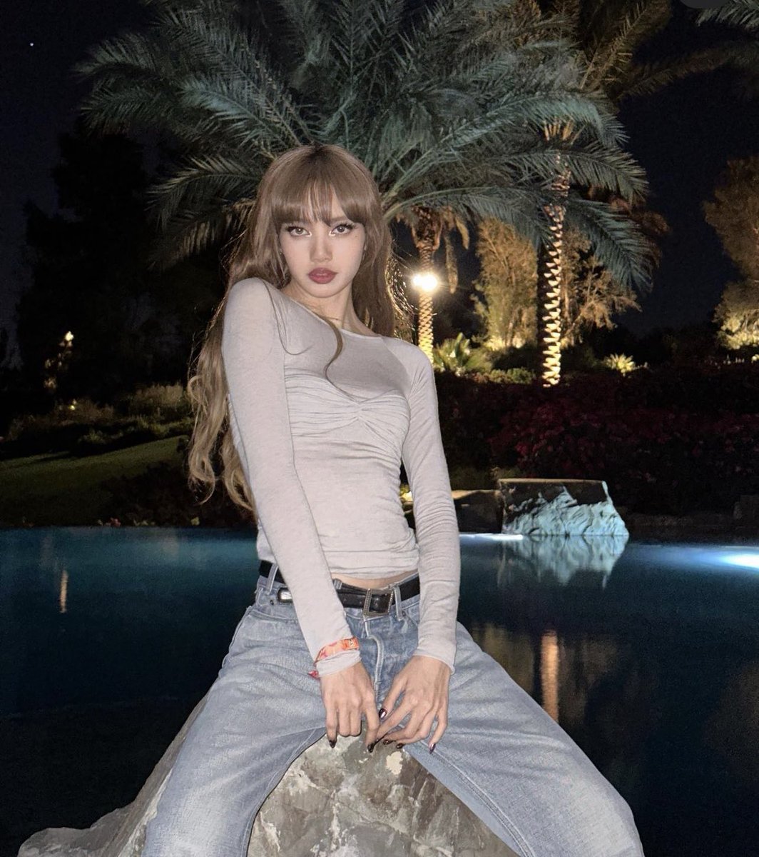 LisainArabic's tweet photo. شاركونا الرد بالعبارات التالية

lisa darling
lisa dancing
lisa dear love u
lisa dashing
lisa dazzling
lisa domination
lisa dazed
lisa designer
lisa dance choreo 
lisa dope dance https://t.co/b989P5L75y