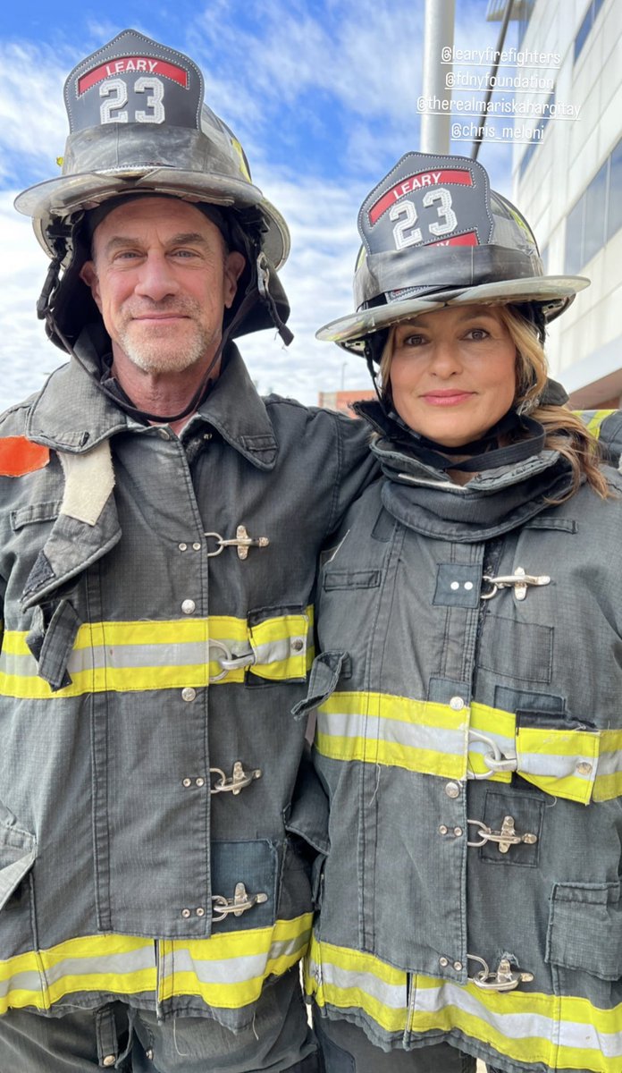 MeloniProject's tweet photo. Christopher Meloni and Mariska Hargitay support @LearyFF https://t.co/Drj8jtt4bf