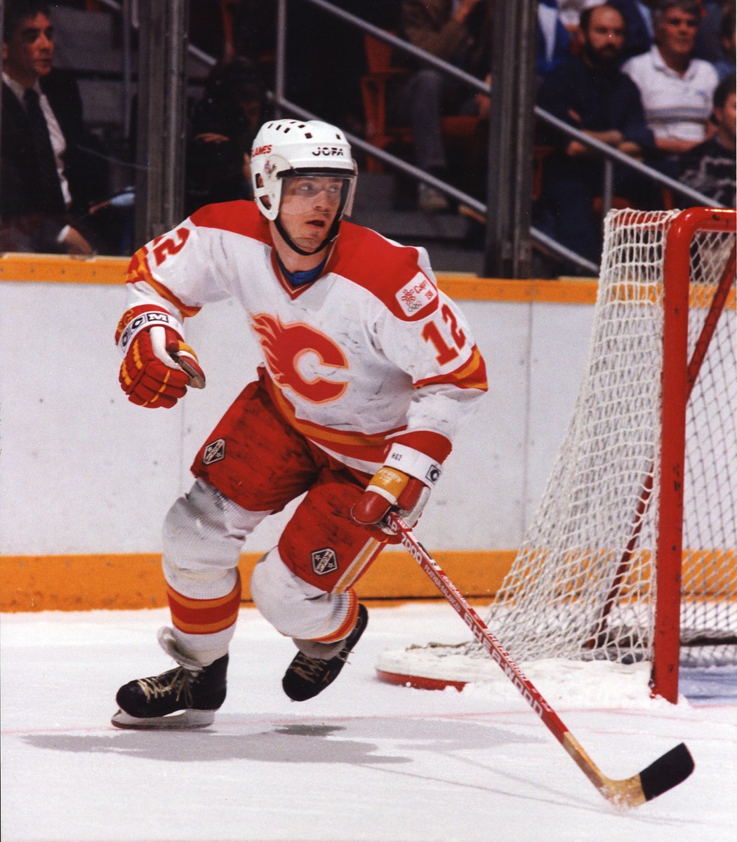 AlumniFlames's tweet photo. A couple of @HkanLoob snapshots from 1987-88 on #FlamesFlashbackFriday π₯
Loob had a monster '87-88 season, scoring 50 goals (becoming the first - and only - Swedish player to reach that mark), 56 assists, 106 points, and ending the regular season with a +41 +/- rating π€― https://t.co/hfQimRi94D