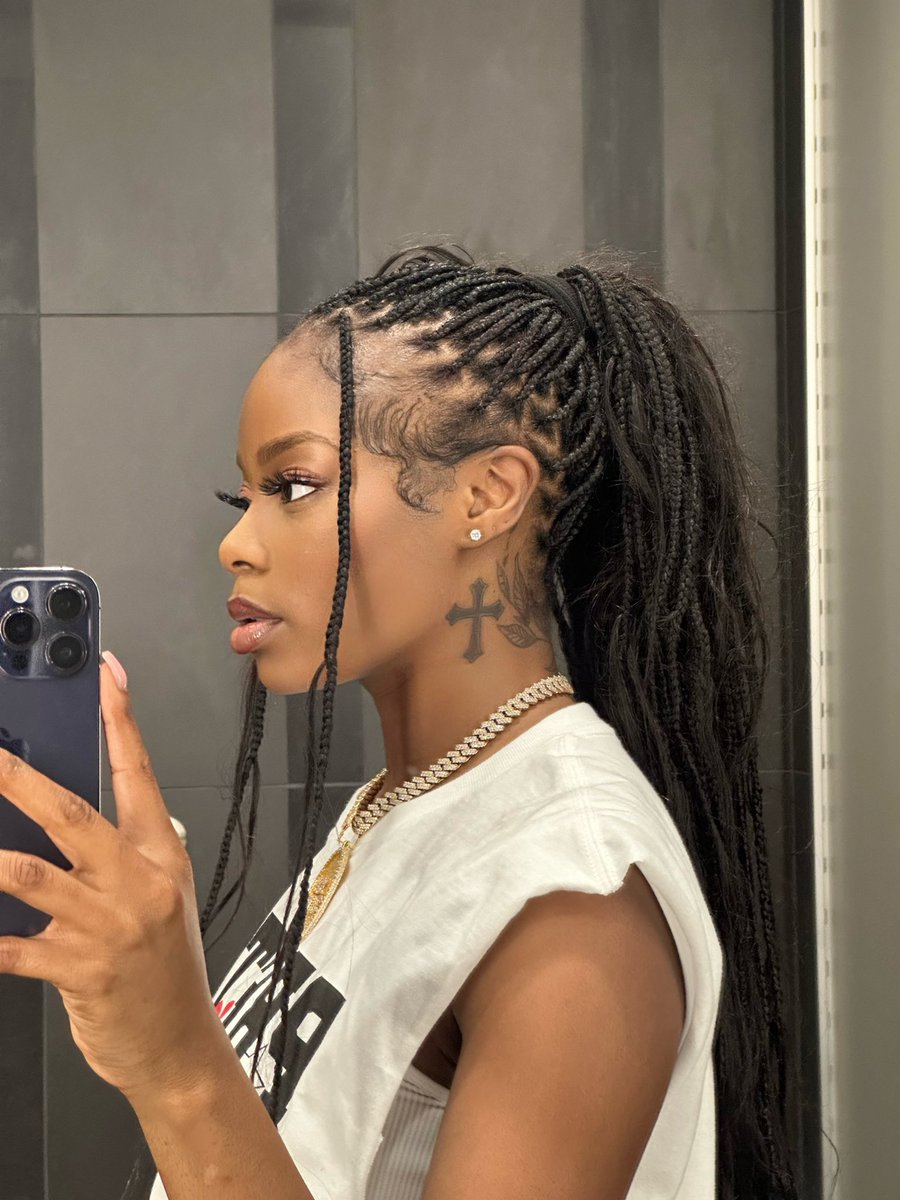VayyDawn's tweet photo. Pretty brown https://t.co/yv8aKBffb9