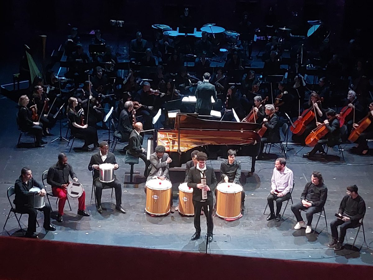turbulences75's tweet photo. 03/04 #sesameAutisme a fêté ses 60 ans à l’#operacomique 
#Gala inoubliable, de nombreux artistes dont ceux de  #Turbulences ont honorés ce moment. Merci au chef d’orchestre #MehdiLougraïda d’avoir mis en valeurs les talents de chacun(e)s ! https://t.co/CN4ZPBqiFt