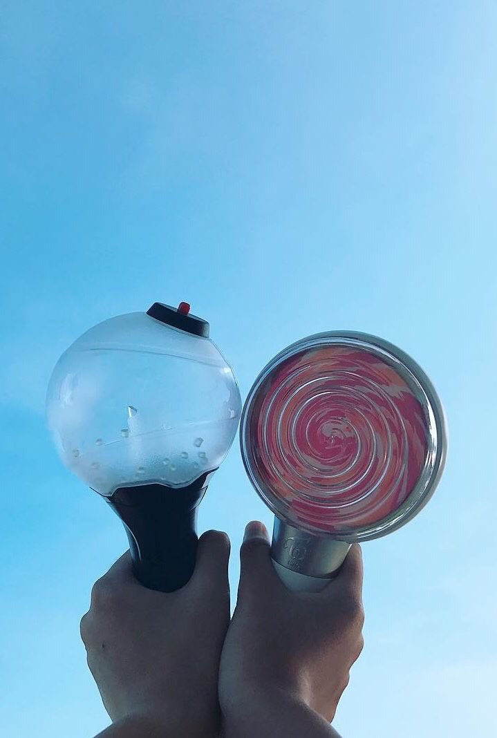 minyooniess's tweet photo. a reminder: 

the main                        their fans
characters https://t.co/uVZuBa3lUs